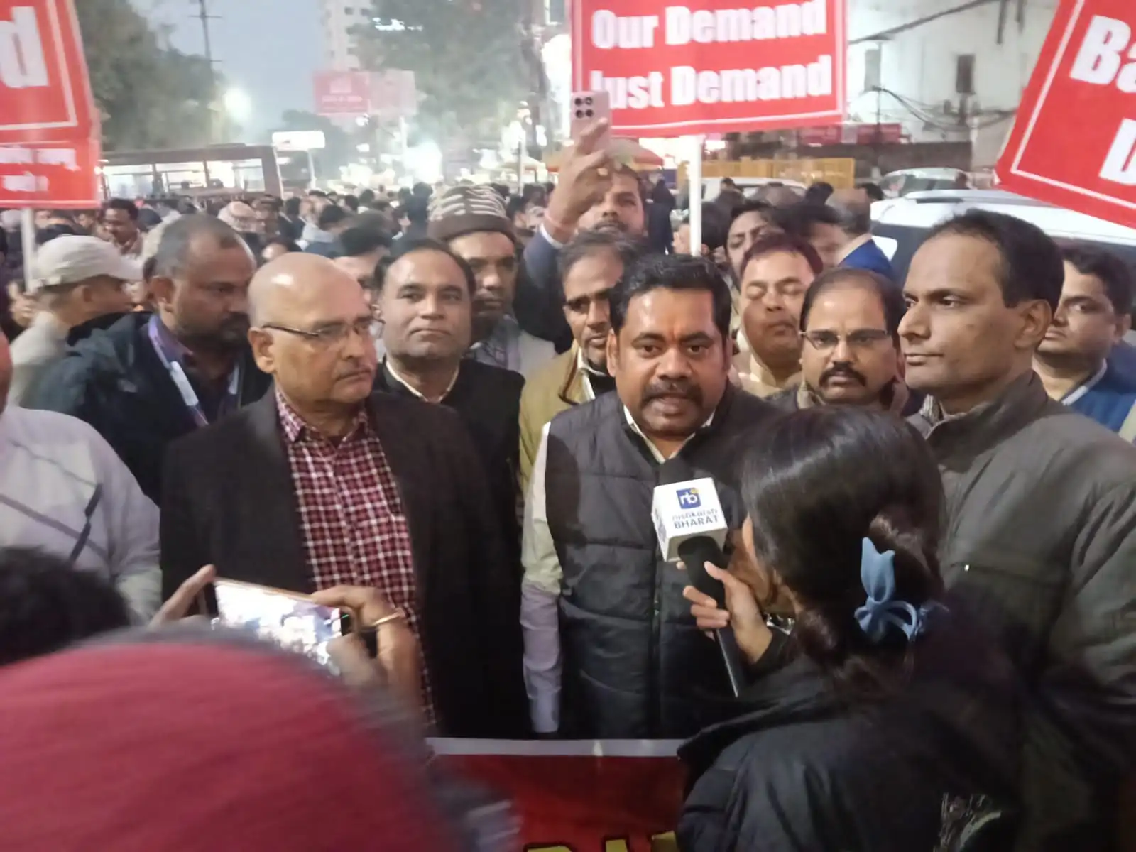 पाँच दिवसीय कार्य सप्ताह की मांग को लेकर पटना में बैंककर्मियों की विशाल रैली, 27 जनवरी की हड़ताल का ऐलान